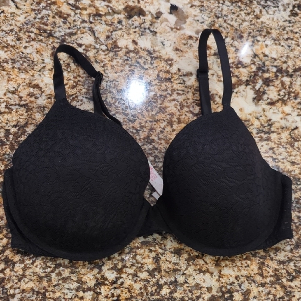 Victoria's Secret Pink Wear Everywhere T-shirt Lightly Lined Bra 34d Black Print